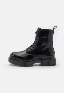 Armani Exchange Eddie- Platform Ankle Boots - Irio Black -Zalando UK-Outlet a82e8df4dc154fa38677e8d374600510