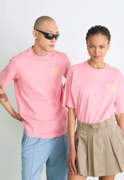 Adidas Originals GRAPHIC TEE UNISEX - Print T-shirt - Semi Pink Spark -Zalando UK-Outlet ab06551a177a41eab797dcd2caf25cf9