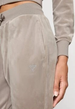 Guess COUTURE JOGGER PANTS - Tracksuit Bottoms - Slate Mauve -Zalando UK-Outlet ab5ff592d46e4a789f7e9ddc1a4c835f