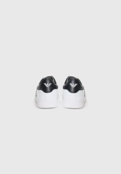 EA7 Emporio Armani UNISEX - Trainers - White/black -Zalando UK-Outlet abfa56f9c37a43c5a1f865de6af2ce21