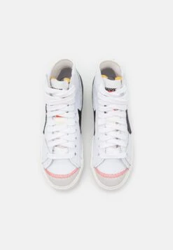 Nike Sportswear Blazer Mid '77 Jumbo Unisex - High-Top Trainers - White/Black/Sail/Team Orange -Zalando UK-Outlet ac3547823f4b458ba1243f1338265394