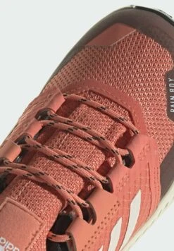 ADIDAS PERFORMANCE Terrex Trailmaker R.Rdy Unisex - Hiking Shoes - White Coral Gold Coloured -Zalando UK-Outlet af28eb84b2404e8383a6d13d4704deed