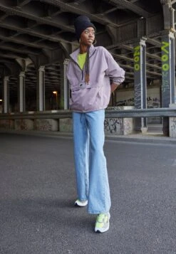 Nike Sportswear W Air Max Bliss Nn - Trainers - Volt/Black Metallic/Silver Summit/White Cobblestone -Zalando UK-Outlet b1b2d3e30cf046f9ac3ac8b81ad07b33