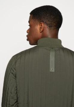 Rains Liner High Neck Jacket Unisex - Light Jacket -Green -Zalando UK-Outlet b22ab4e53a0049eeaec13a713d3d892a