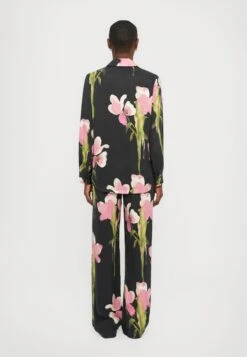 Stine Goya LONG SLEEVE SHIRT - Button-down Blouse - Black -Zalando UK-Outlet b27a5871133a4764b2380cf478b536be