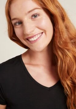 V Neck - Basic T-Shirt -Zalando UK-Outlet b28152b10d3f42c9889359405afe6e59