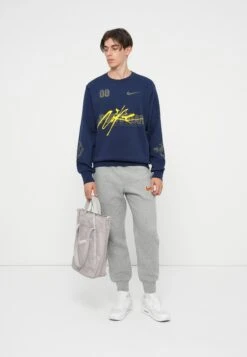 Nike Sportswear CREW CLUB - Sweatshirt - Midnight Navy -Zalando UK-Outlet b5d83d3f66cd4fb9abffc3327e24d001