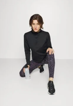 Nike Performance One- Fleece Jumper - Black/White -Zalando UK-Outlet b6a179c961094e08bddcf409d860a08c