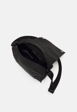 Calvin Klein Jeans Urban Crossbody Unisex - Across Body Bag - Black -Zalando UK-Outlet c196679923a7452cb11792b55a179a1f