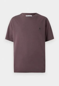 SAMSØE SAMSØE Basic T-shirt - Raisin -Zalando UK-Outlet c5cc5e5e01b8449ca867aa9690e8379d
