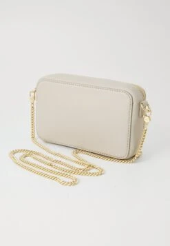 Calvin Klein Jeans MINIMAL MONO CAMERA BAG - Cross Body Bag - Chateau 10 Calvin Klein Jeans MINIMAL MONO CAMERA BAG - Cross Body Bag - Chateau -Zalando UK-Outlet c6a0fd392dd442d2aa899302b3856896