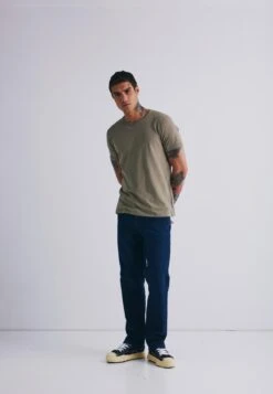 Solid SDROCK - Basic T-shirt - Vetiver -Zalando UK-Outlet c834ea4088c644e99441e10597e004ed