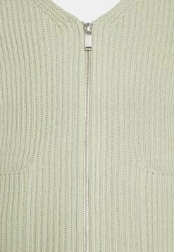 DRYKORN Hato - Waistcoat - Green 9 DRYKORN Hato - Waistcoat - Green -Zalando UK-Outlet ca1aef7edd154488ab4a09049a23d399