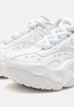 Puma LA FRANCÉ RNNR - Basketball Shoes - White Glow/silver-coloured Mist -Zalando UK-Outlet ca7326d9b4904d04bf5c61520260b233