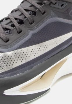 Nike Performance ZOOM FLY JAKOB - Road Running Shoes - Ash/gold-coloured Grain/summit White/silver-coloured/black/vast Grey -Zalando UK-Outlet caf36f11ad9544c7862eea56660d39ff