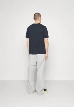 Wood Wood Sami Classic - Basic T-Shirt - Navy -Zalando UK-Outlet cbc7cea434c448e789709b011a83ce27