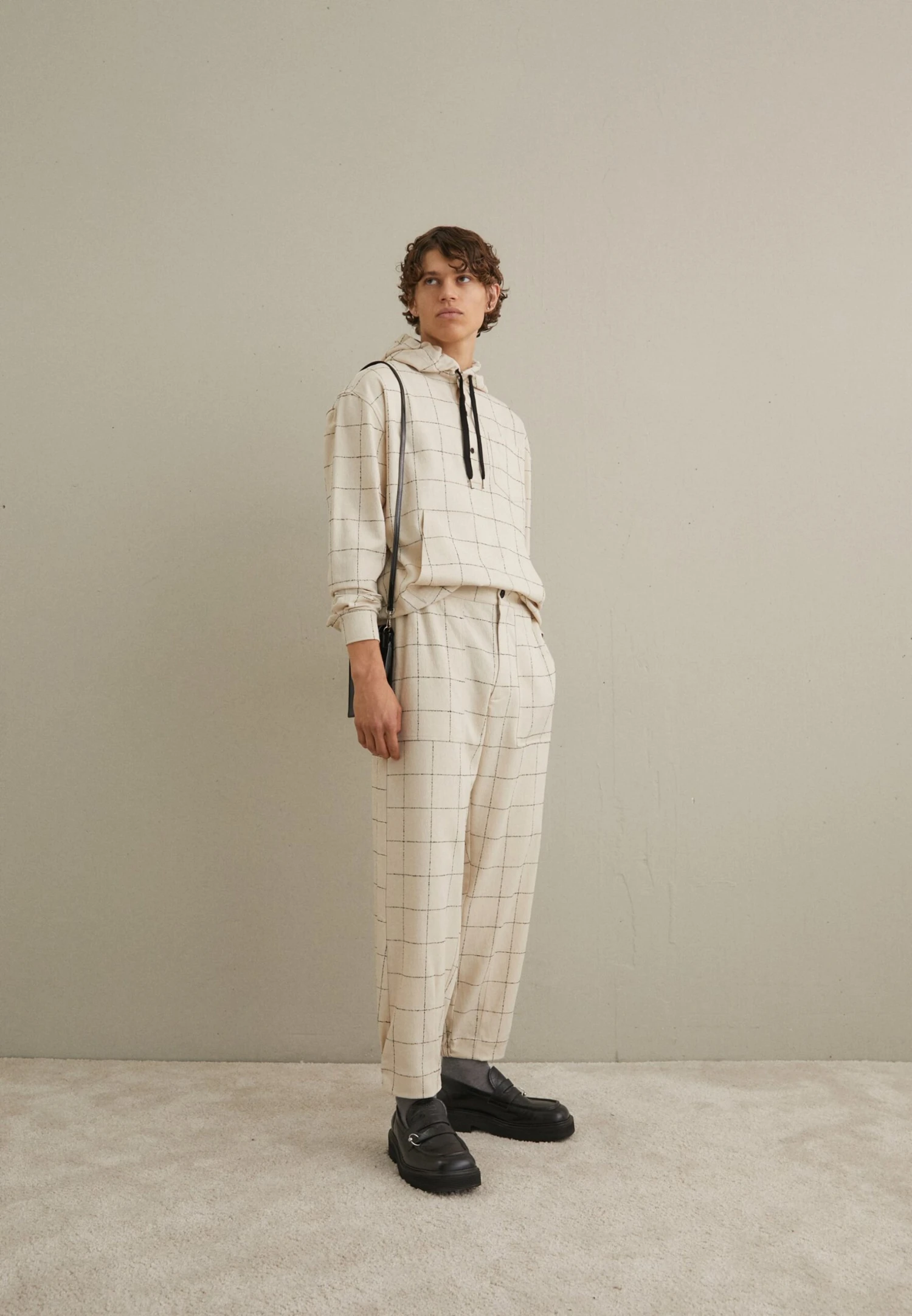 Henrik Vibskov Hoodie- Sweatshirt - Beige/Black 2 Henrik Vibskov Hoodie- Sweatshirt - Beige/Black - Image 2