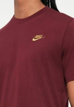 Nike Sportswear CLUB TEE - Basic T-shirt - Dark Team Red/gold-coloured -Zalando UK-Outlet cfef77a6ad1f487e8ed7cda4732be2b4