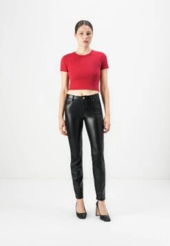 Hugo DELANOR - Basic T-shirt - Medium Red 16 Hugo DELANOR - Basic T-shirt - Medium Red -Zalando UK-Outlet d104833f5deb4f49bd86ffa780b26b4b