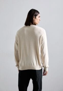 MOSCHINO LAUREL CROWN LOGO - Jumper - Beige -Zalando UK-Outlet d15960608ac04eb3be67be88da4f7ee9