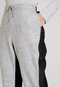 CARTOON Trousers - Light Grey Melange -Zalando UK-Outlet d8b459e3c82d428ba72aedbd58d24168