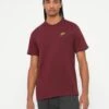 Nike Sportswear CLUB TEE - Basic T-shirt - Dark Team Red/gold-coloured