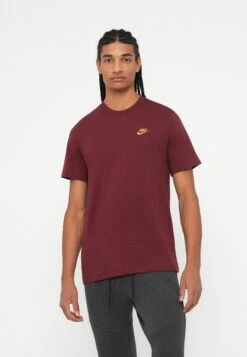 Nike Sportswear CLUB TEE - Basic T-shirt - Dark Team Red/gold-coloured