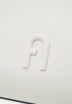 Furla Primula Hobo - Handbag - Marshmallow -Zalando UK-Outlet dfdb608962c4422ab138b4eec005dc06