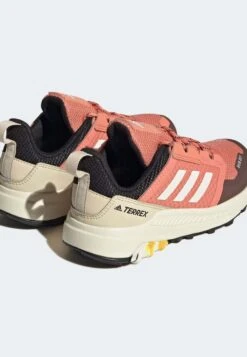 ADIDAS PERFORMANCE Terrex Trailmaker R.Rdy Unisex - Hiking Shoes - White Coral Gold Coloured -Zalando UK-Outlet e438c60291134e8588e086ee1d929979