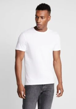 Pier One 3 Pack - Basic T-Shirt - White -Zalando UK-Outlet e50b2210dfa14aeebbb37ff387ca1259