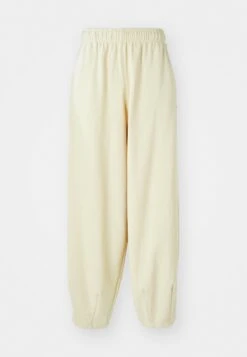 Nike Sportswear CLUB CUFF PANT - Tracksuit Bottoms - Medium Olive -Zalando UK-Outlet e5ca536aea2643a681a2b03c413895a0