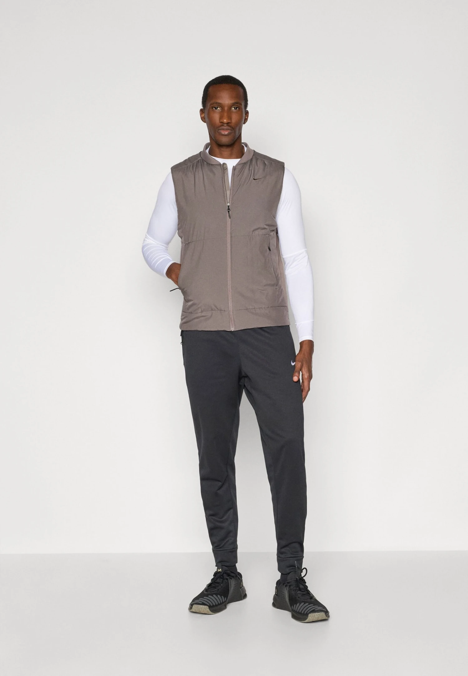 Nike Performance UNLIMITED - Waistcoat - Cave Stone 2 Nike Performance UNLIMITED - Waistcoat - Cave Stone - Image 2