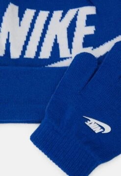 Nike Sportswear Pom Beanie Glove Set - Gloves - Game Royal -Zalando UK-Outlet e8fb7bd554b549e4b392ec5116935e0b