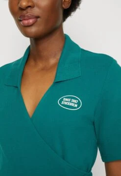 Marc O'Polo DENIM Short Sleeve Wrap Detail Cropped - Print T-Shirt - Green -Zalando UK-Outlet eb99744a030c4e049ecc57fd4d4e1109