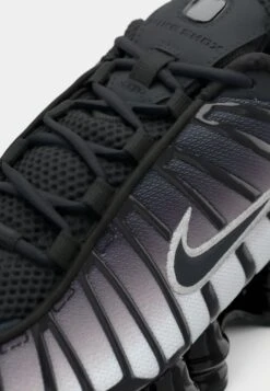 Nike Sportswear SHOX TL FADE - Trainers - Off Noir/white/black -Zalando UK-Outlet ebb5859b4bdf4523b63e69d288d77511