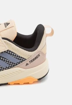 Adidas TERREX Terrex Trailmaker Unisex - Trail Running Shoes - Sand Strata/Silver Violet/Acid Orange -Zalando UK-Outlet ece531bf95e74c4e980910716c34de09