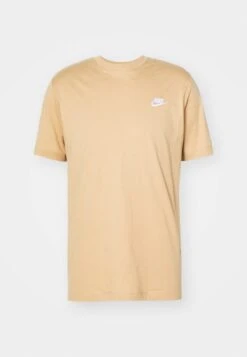 Nike Sportswear CLUB TEE - Basic T-shirt - Dark Team Red/gold-coloured -Zalando UK-Outlet f0ce4ad4fc7047a1af86cdbbfb78b1bb