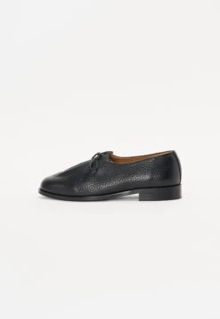 MATT KILT - Slip-ons - Black
