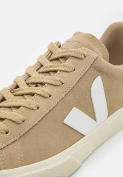 Veja Campo - Trainers - Dune/White -Zalando UK-Outlet f3bf8a56ebaa4acbb3d784b50d7451a3