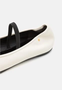 Tory Burch MARY JANE BALLET - Ankle Strap Ballet Pumps - New Ivory/perfect Black -Zalando UK-Outlet f3d36ef6fd604e6db12c20bbf7d4afac