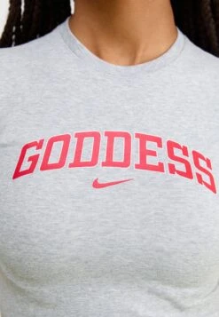 Nike Sportswear CROP TEE - Print T-shirt - Grey Heather/university Red -Zalando UK-Outlet f8f1165366a04555a92bec2e808be010