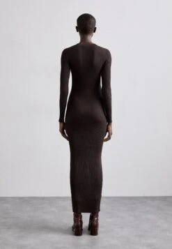 Staud MAXI SHOKO - Jumper Dress - Dark Brown -Zalando UK-Outlet fb73590104314c2ab244061ff2891fc9