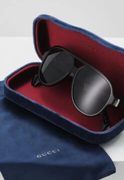 Gucci Sunglasses - Black/White/Grey -Zalando UK-Outlet fcbb84fe8635476f8e42f3b16e907459