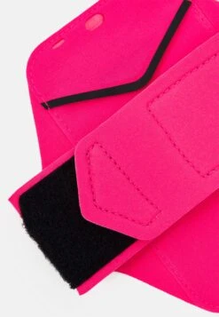 Nike Performance Lean Arm Band - Other Accessories - Hyper Pink -Zalando UK-Outlet fdfa79555e7745ca97f5ed73b995e3ef