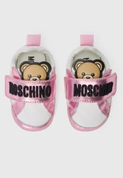 MOSCHINO UNISEX - Baby Shoes - White/pink/black -Zalando UK-Outlet fdffb602379046b685677d12fce0183f